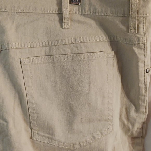 NWT Womens Capris Lee Riders 24W Beige - Oatmeal Color - Picture 10 of 14
